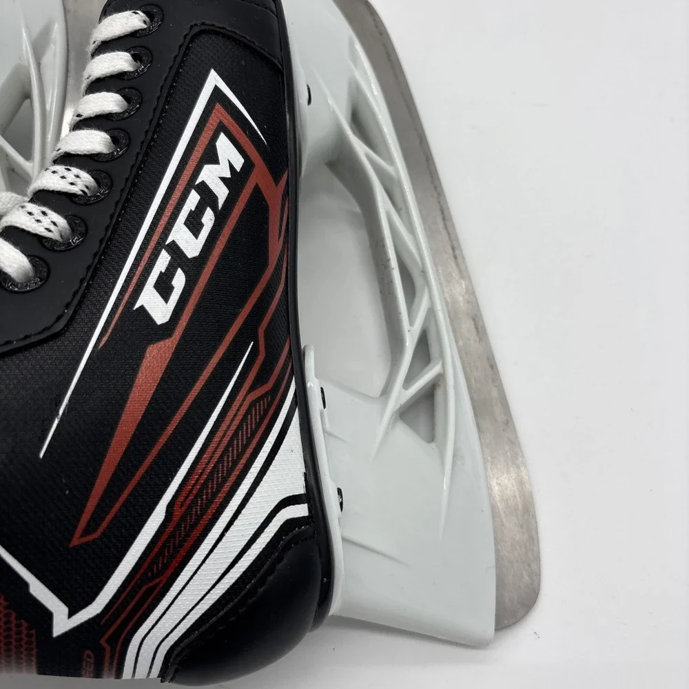 CCM JetSpeed FT340 Youth Ice Hockey Skates Size 5 Lace-Up Black/Red/White